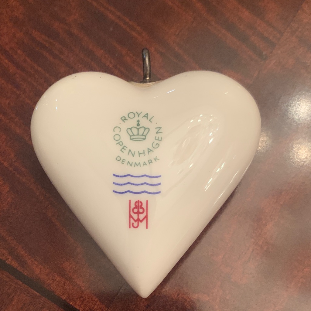 Royal Copenhagen Denmark White Heart PendantDecor Blue Red Accents Preowned 275$